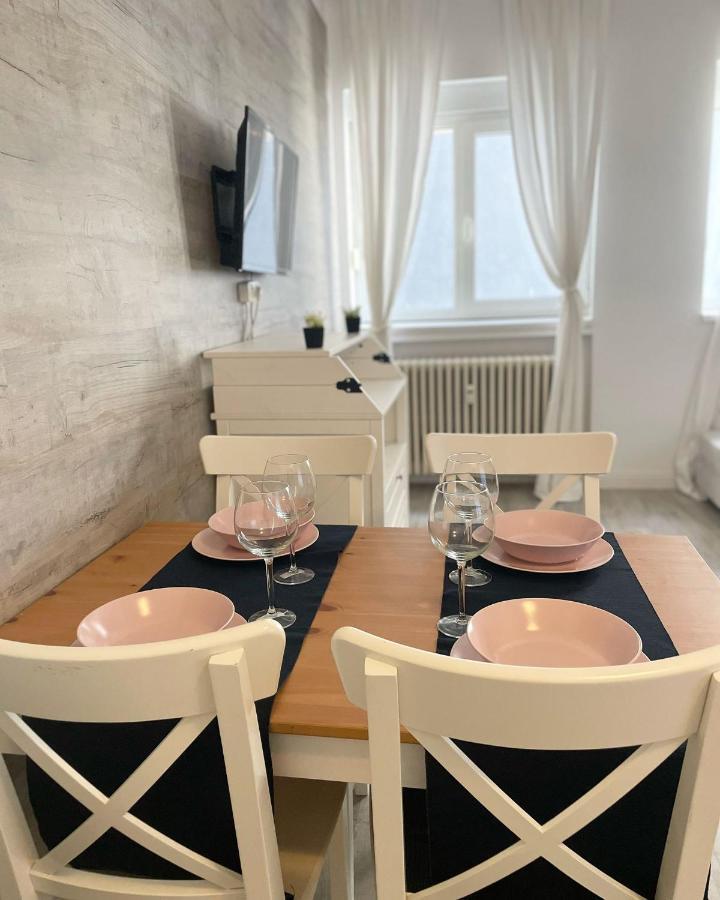 White Apartment Букурещ Екстериор снимка